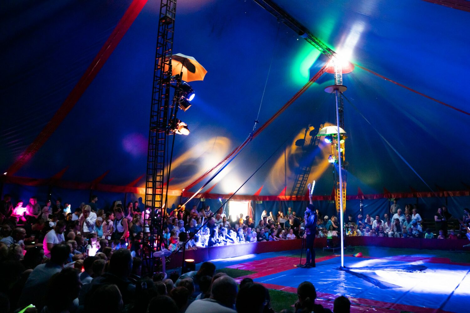 Circus performers Happy’s Circus at Farmer Palmers