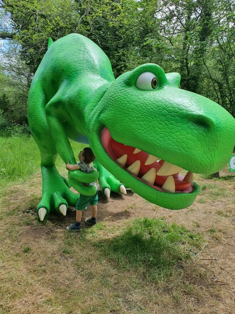 The Tyrannosaurs Rex - The World Of Dinosaur Roar Discovery Trail